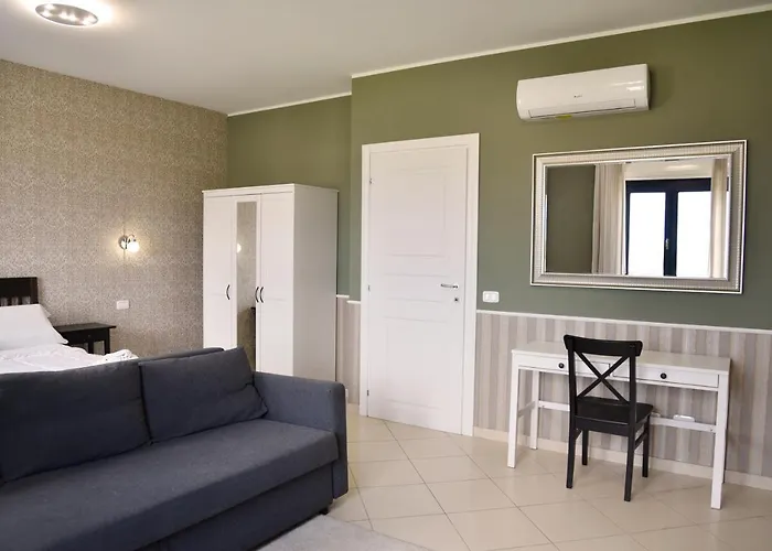 La Maison Latina Guest House